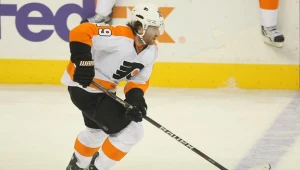 Scott Hartnell z Philadelphia Flyers/fot. Tom Szczerbowski