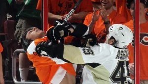 Arron Asham (z prawej)