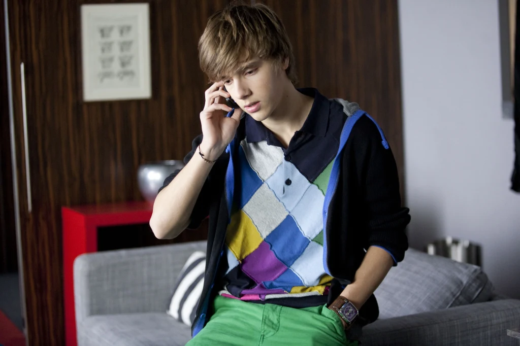 W "Hotelu 52" Maciej zagrał rozkapryszonego nastolatka, syna zamożnej pary W "Hotelu 52" Maciej zagrał rozkapryszonego nastolatka, syna zamożnej pary