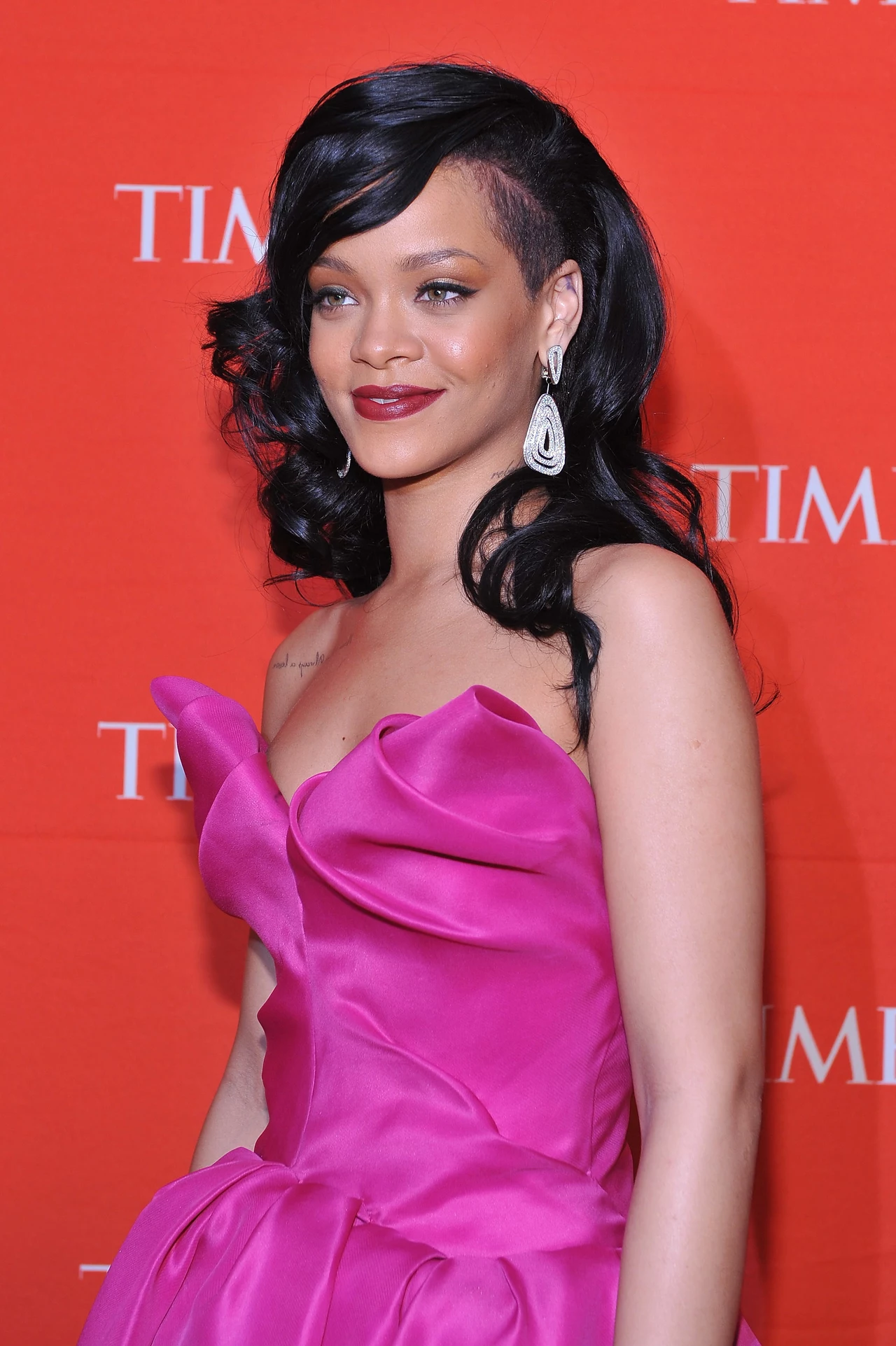 Jak Wam się podoba bardziej wyrafinowana Rihanna? Jak Wam się podoba bardziej wyrafinowana Rihanna?