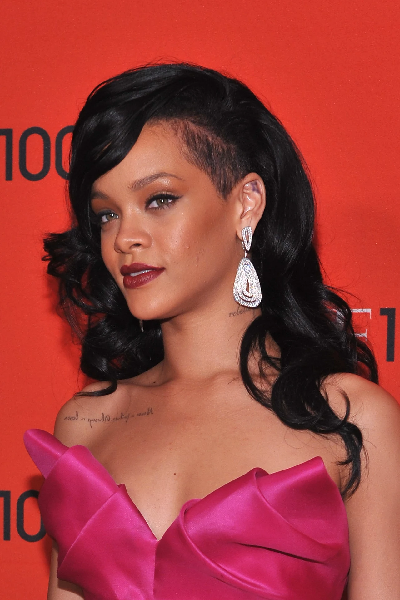 Jak Wam się podoba bardziej wyrafinowana Rihanna? Jak Wam się podoba bardziej wyrafinowana Rihanna?