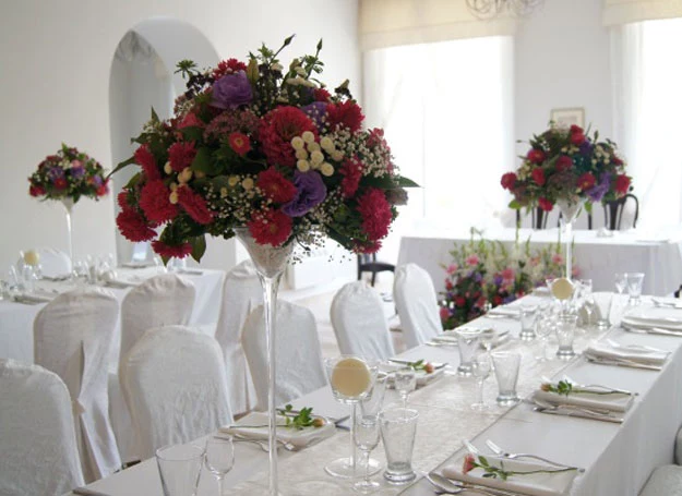 Dekoracje ślubne w kolorach różu, umiejętnie użyte, doskonale podkreślą charakter uroczystości