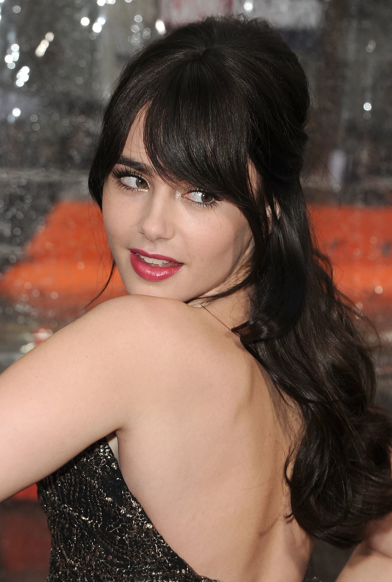 Aktorka Lily Collins zajęła 4. miejsce w rankingu przygotowanym przez magazyn "People" Aktorka Lily Collins zajęła 4. miejsce w rankingu przygotowanym przez magazyn "People"