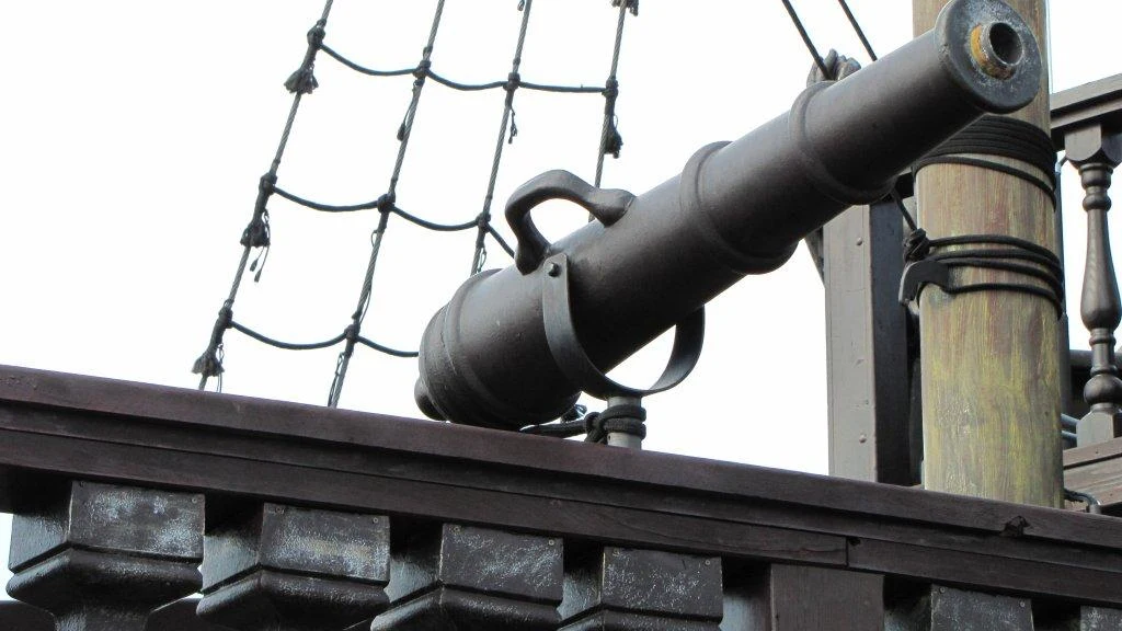 W inscenizacji wzięły udział trzy okręty stylizowane na galeony