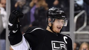 Dustin Brown strzelił dwa gole w niedzielnym meczu z St. Louis Blues