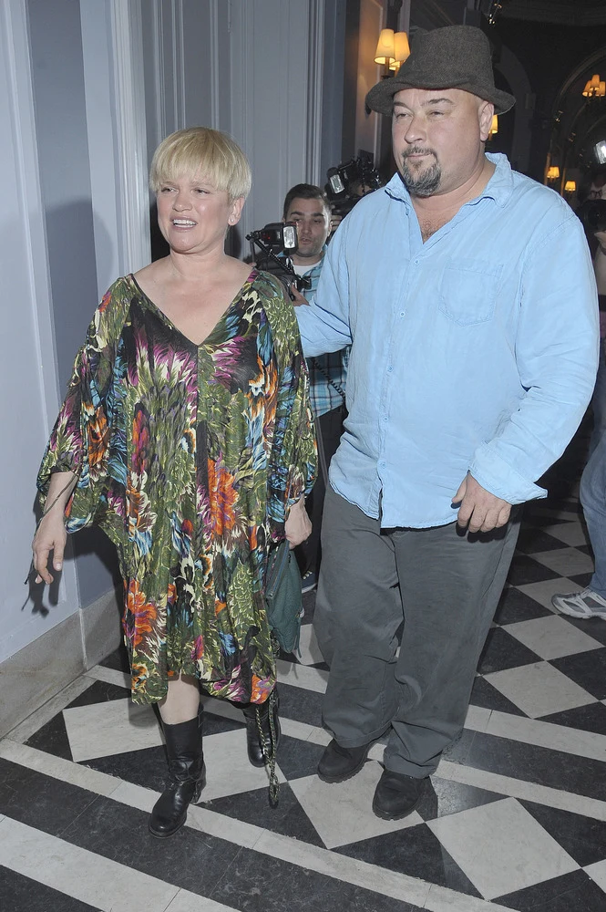 Katarzyna Figura, Kai Schoenhals