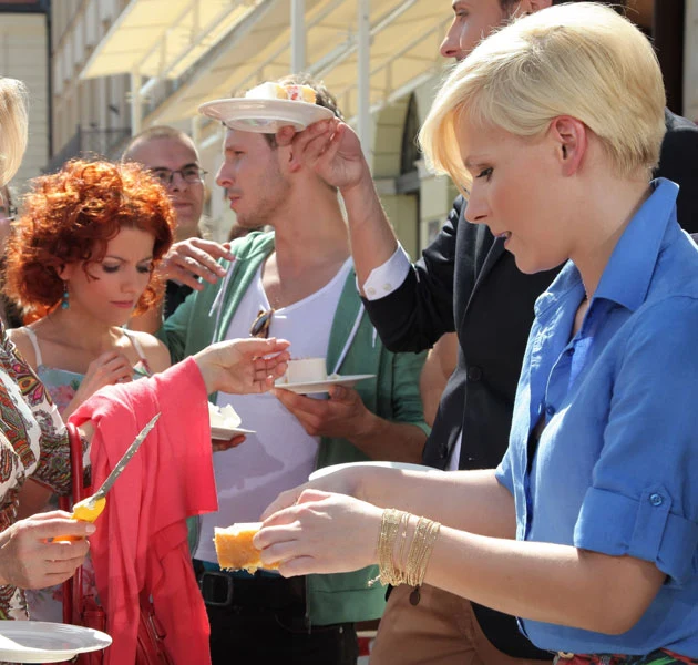 W trudnych chwilach Aneta zawsze mogła liczyć na wsparcie przyjaciół z ekipy "Pierwszej miłości". W trudnych chwilach Aneta zawsze mogła liczyć na wsparcie przyjaciół z ekipy "Pierwszej miłości".