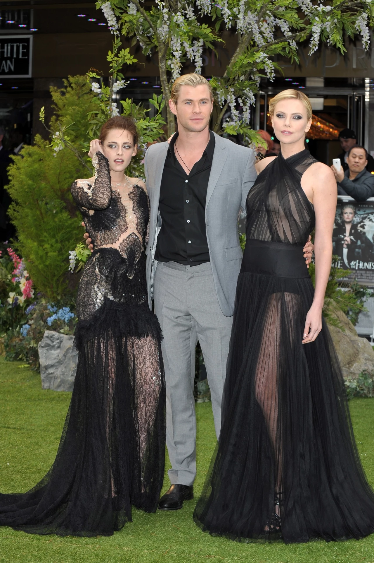 Kristen Stewart, Chris Hemsworth i Charlize Theron