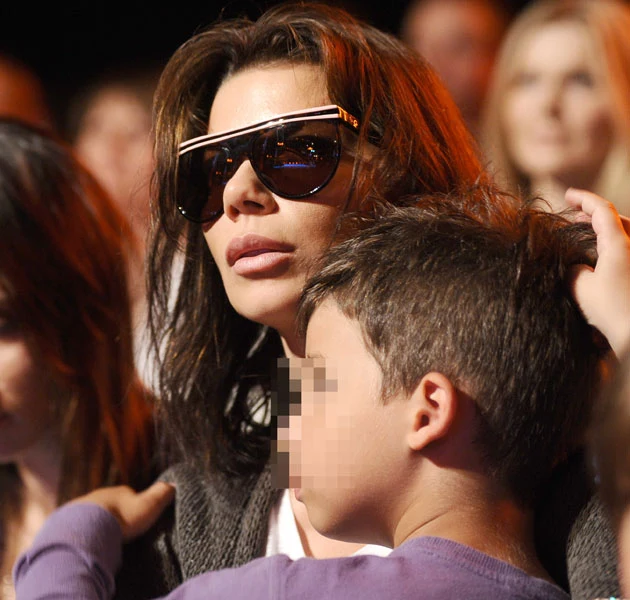 Edyta bardzo martwi się o zdrowie syna. Edyta bardzo martwi się o zdrowie syna.