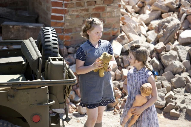 Plan zdjęciowy "Czasu honoru" na terenie dawnej Wytwórni Wódek Koneser w Warszawie