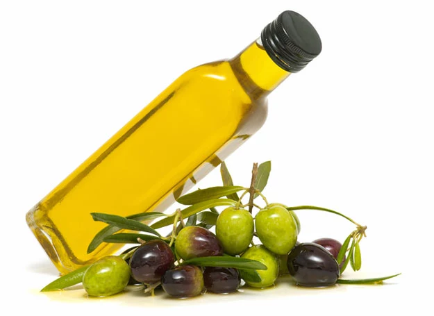 Oliwa, bogata w cenne składniki, pomaga organizmowi obronić się przed wieloma schorzeniami