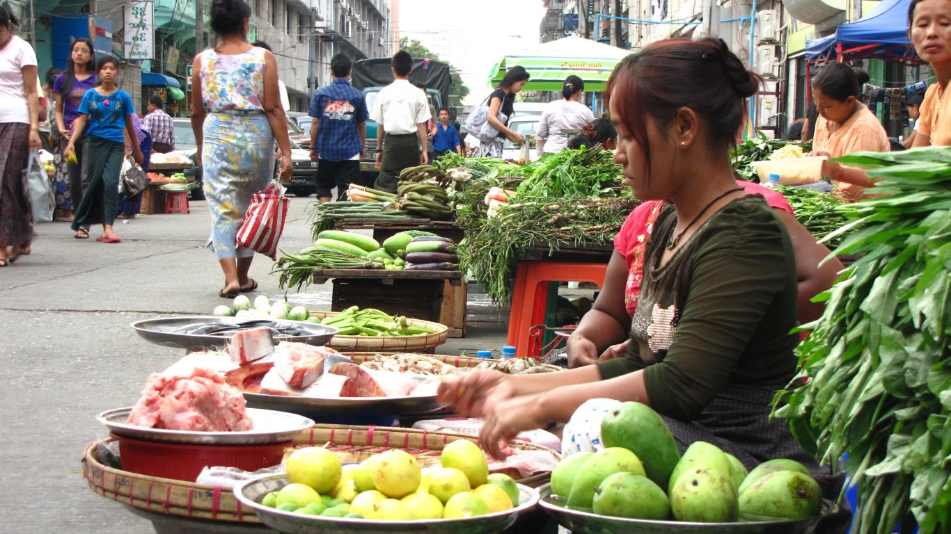 Codzienność na ulicach stolicy Birmy, Rangunu