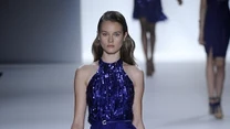 Elie Saab - moda w kolorze chabrowym