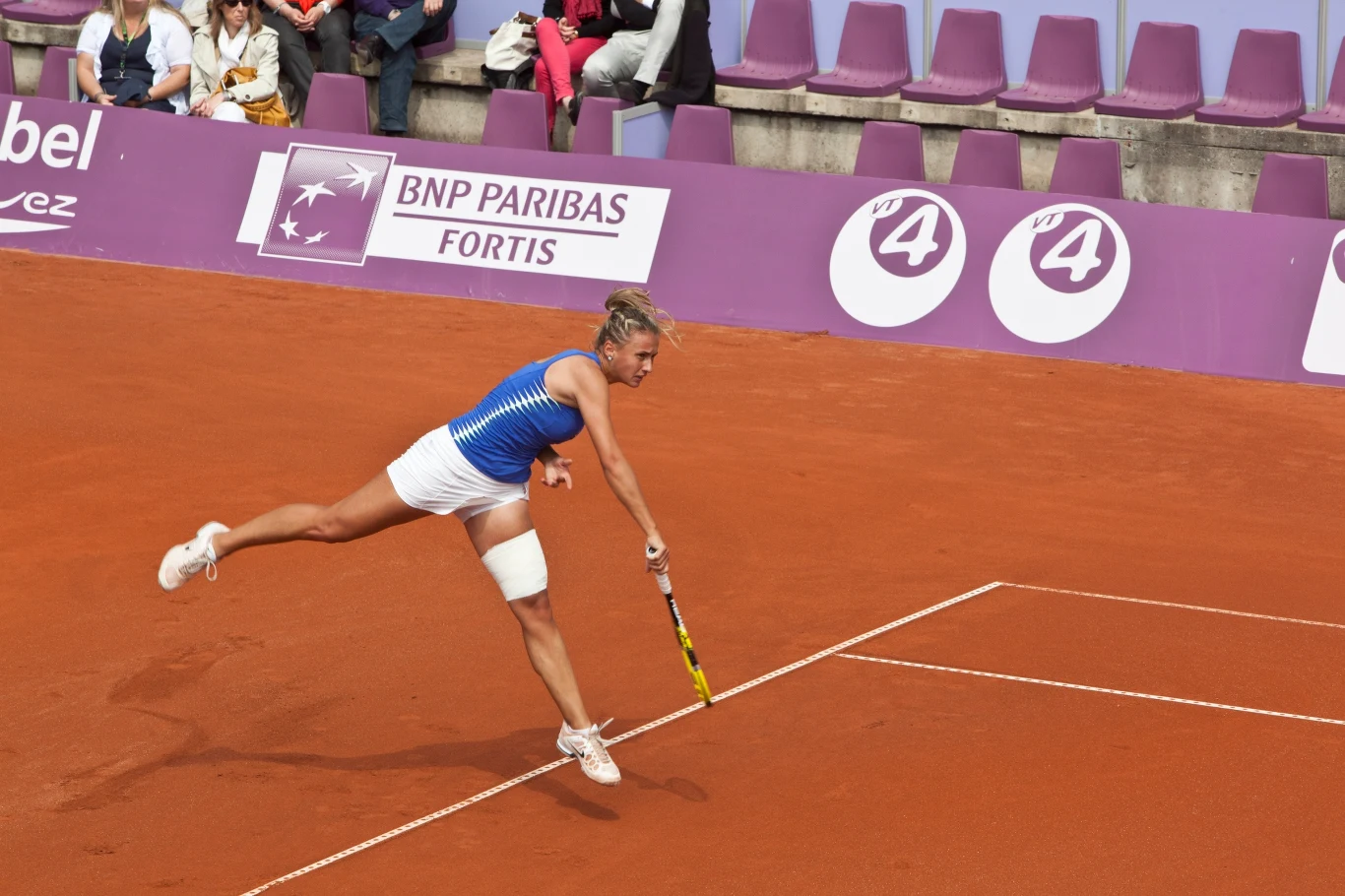 Isia (czarny strój) potrzebowała zaledwie 56 minut, by rozprawić się ze swoją przeciwniczką