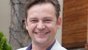 Jako nastolatek Ireneusz Czop nie wiedział, jaki zawód chce uprawiać. Dziś jest jednym z najpopularniejszych aktorów teatralnych w Łodzi.