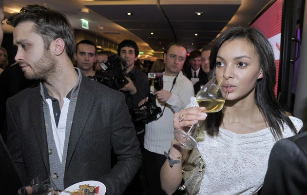 Maciek i Diana nie lubią afiszować się swoją miłością przed tłumem paparazzich. Maciek i Diana nie lubią afiszować się swoją miłością przed tłumem paparazzich.