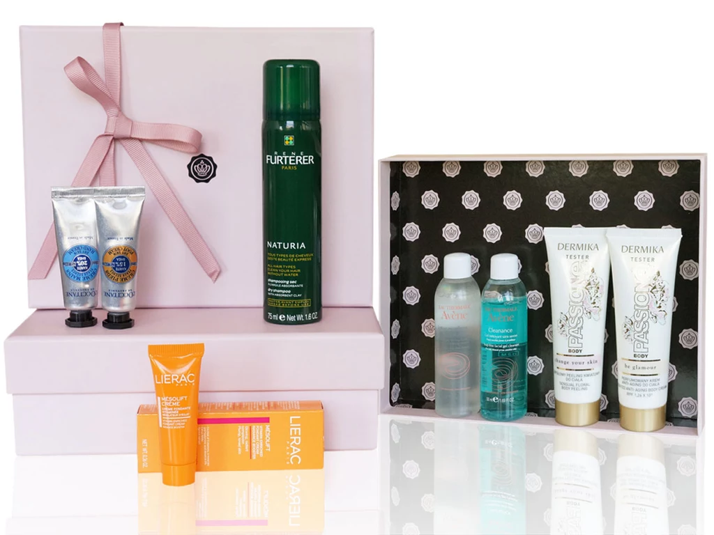 Pudełko Glossybox zawierające mini-produkty - edycja majowa Pudełko Glossybox zawierające mini-produkty - edycja majowa