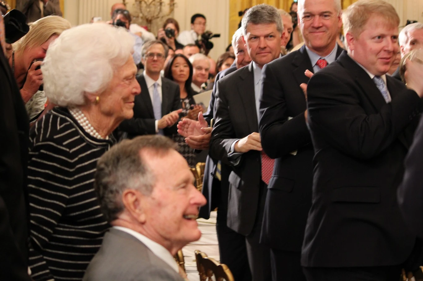 George Bush senior i inni goście Białego Domu w czasie uroczystości