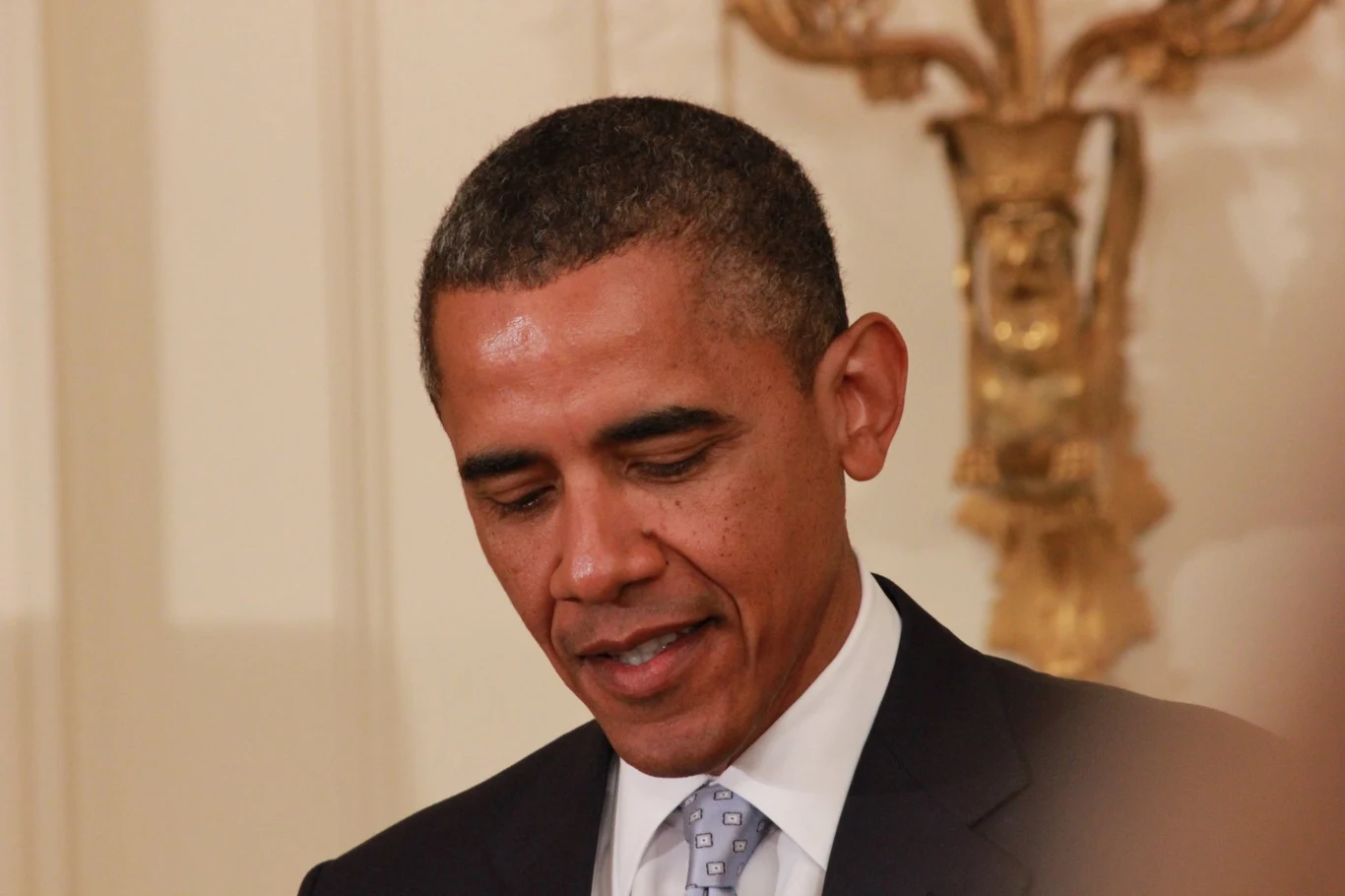 Prezydent Barack Obama przemawiający w czasie uroczystości