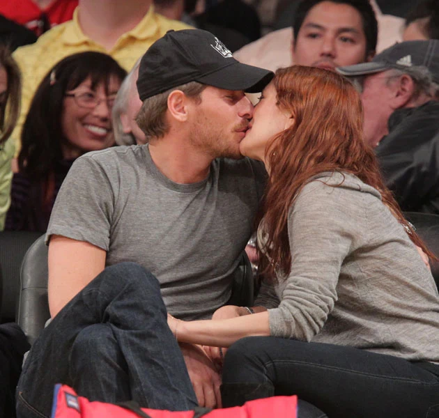 Drew i Will oszaleli na swoim punkcie. Drew i Will oszaleli na swoim punkcie.