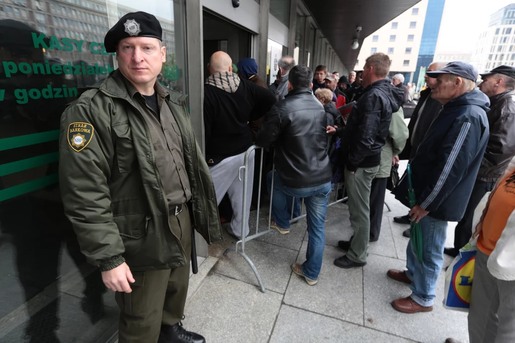Najwytrwalszy kolejkowicz czekał 4 dni Najwytrwalszy kolejkowicz czekał 4 dni