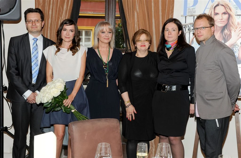 Olga Bołądź dołączyła niedawno do grona dawców szpiku, wcieliła się też w Agatę Mróz w filmie „Nad życie”. Członkowie Kapituły „Życzenia Agaty” nie mieli wątpliwości, że w tym roku to właśnie Olga najbardziej zasłużyła na wyróżnienie! Olga Bołądź dołączyła niedawno do grona dawców szpiku, wcieliła się też w Agatę Mróz w filmie „Nad życie”. Członkowie Kapituły „Życzenia Agaty” nie mieli wątpliwości, że w tym roku to właśnie Olga najbardziej zasłużyła na wyróżnienie!