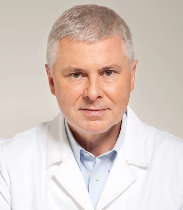 Dr Krzysztof Miracki Dr Krzysztof Miracki