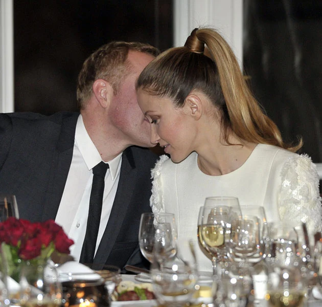 Piotr Adamczyk przychyliłby nieba swojej żonie. Piotr Adamczyk przychyliłby nieba swojej żonie.