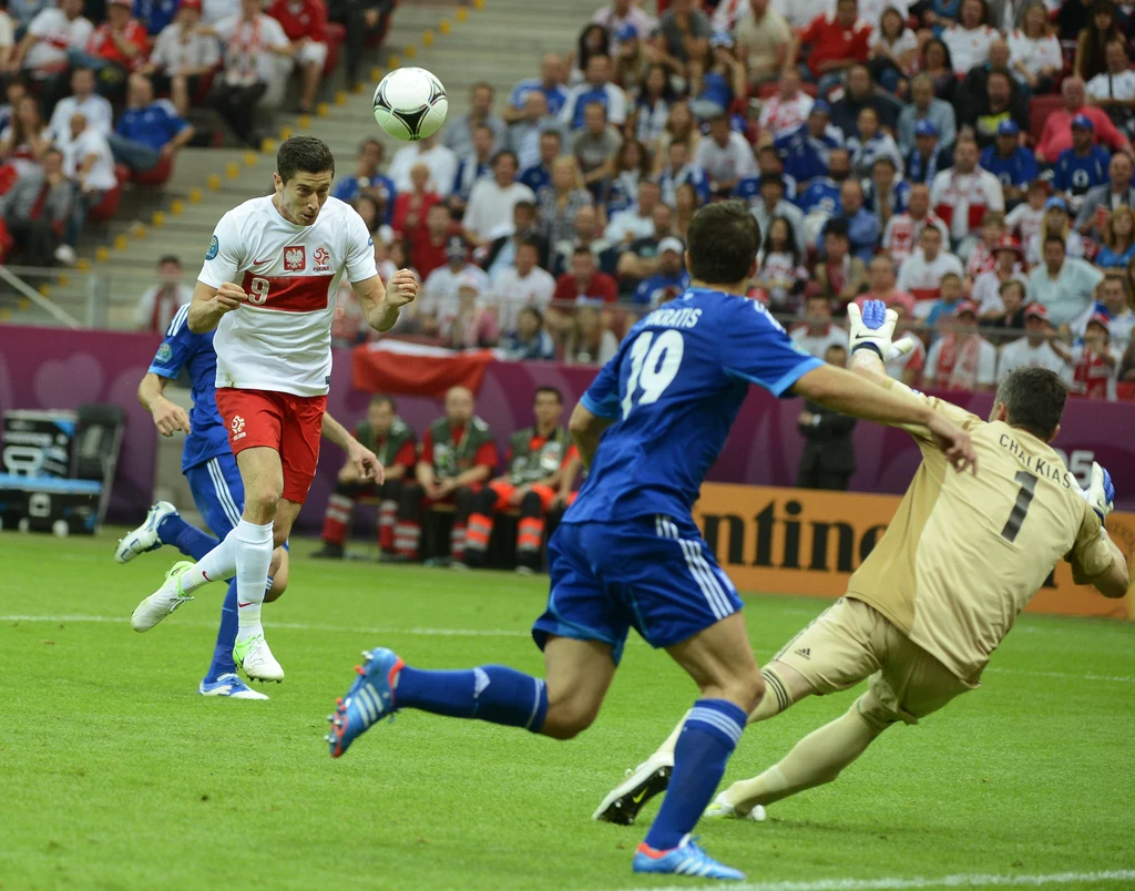 Robert Lewandowski strzeła w 17 minucie pierwszego gola Robert Lewandowski strzeła w 17 minucie pierwszego gola