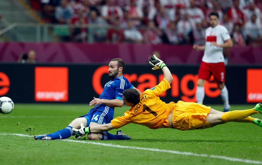 Dimitris Salpingidis wyrównuje do 1:1 Dimitris Salpingidis wyrównuje do 1:1