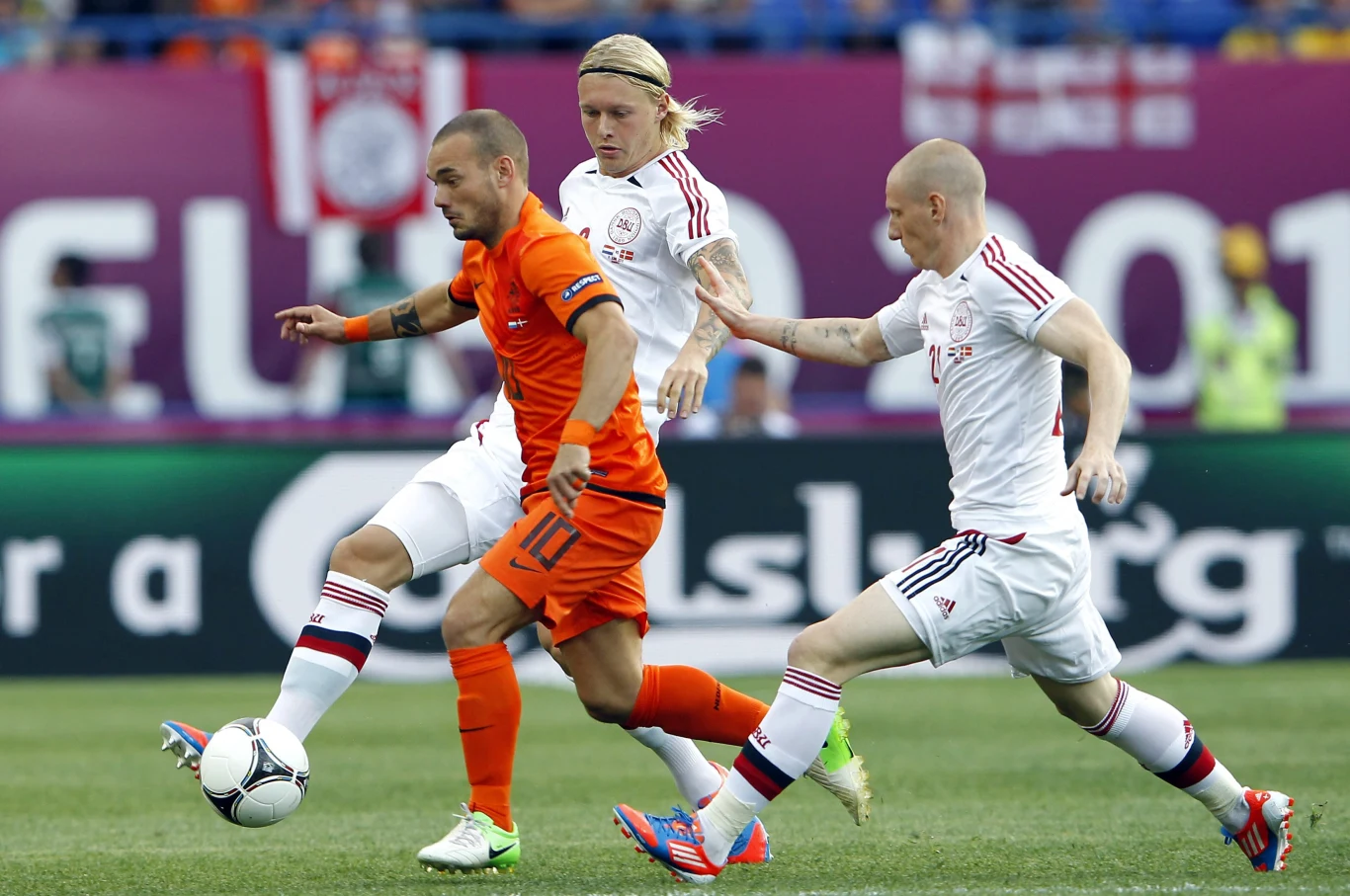 Simon Kjaer, Niki Zimling i Wesley Sneijder