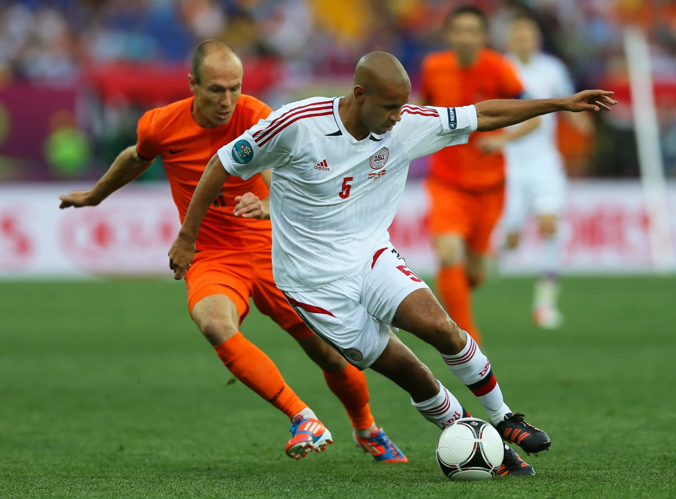 Simon Poulsen i Arjen Robben