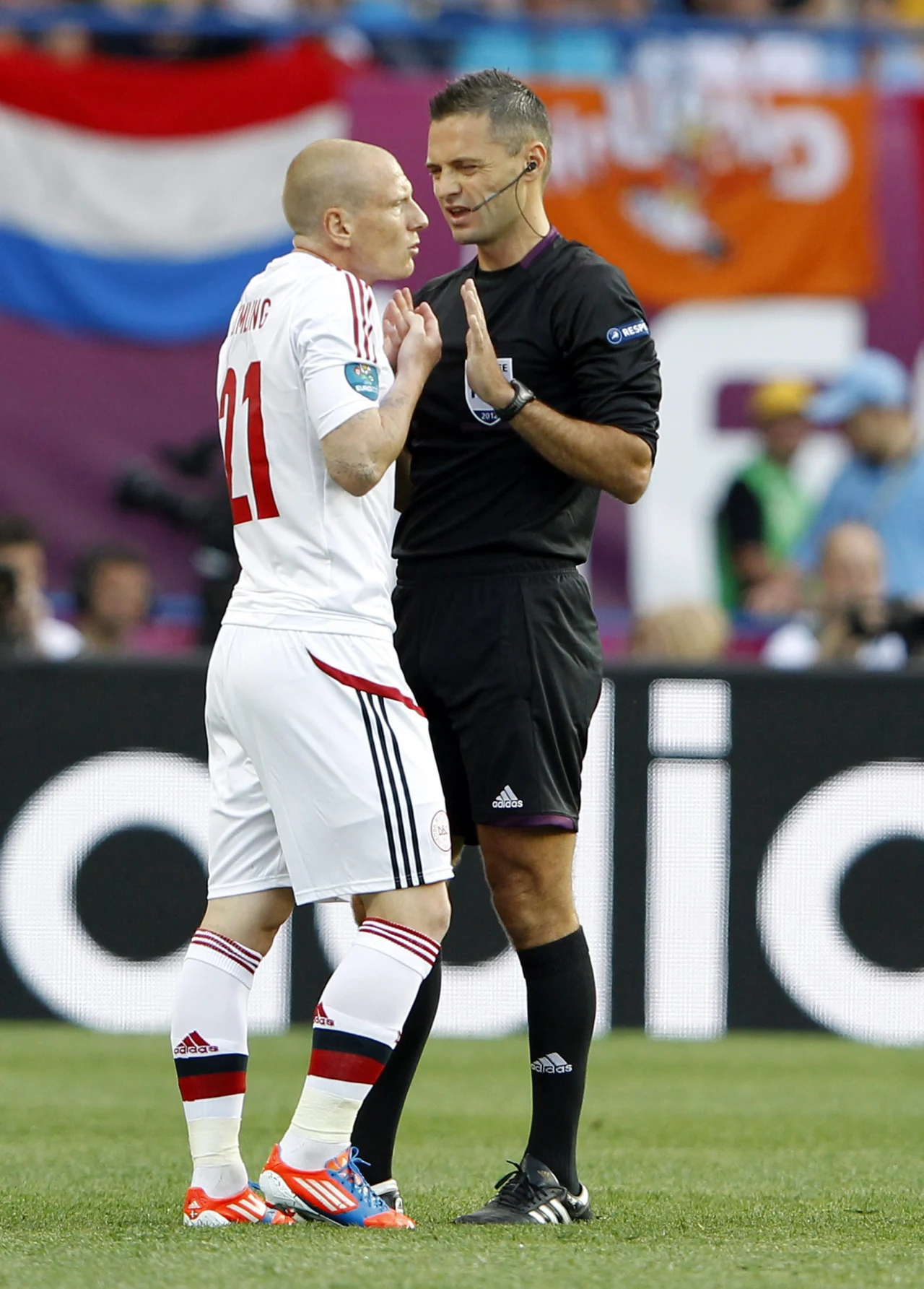 Sędzia Damir Skomina i Niki Zimling