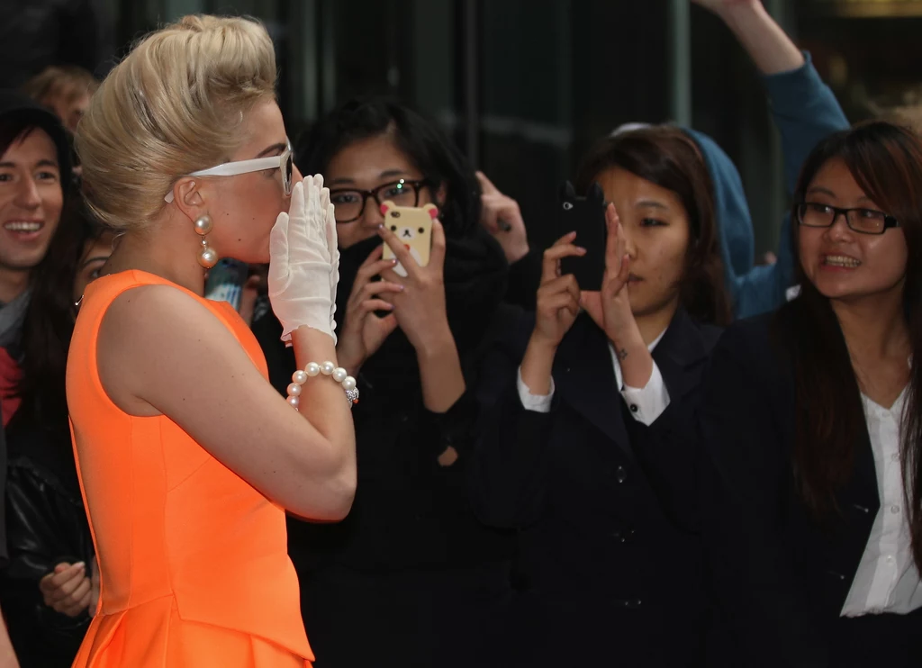 Podoba ci się Lady Gaga w dość, jak na nią, spokojnej stylizacji? Podoba ci się Lady Gaga w dość, jak na nią, spokojnej stylizacji?