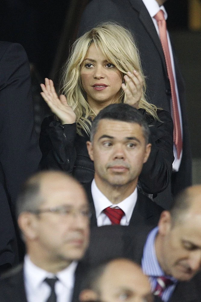 Shakira na trybunach w czasie meczu Barcelona - Bilbao w maju 2012 Shakira na trybunach w czasie meczu Barcelona - Bilbao w maju 2012
