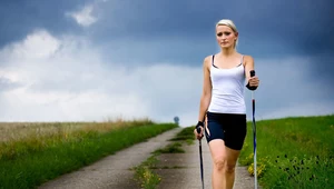 Dlaczego warto chodzić z kijami Nordic Walking