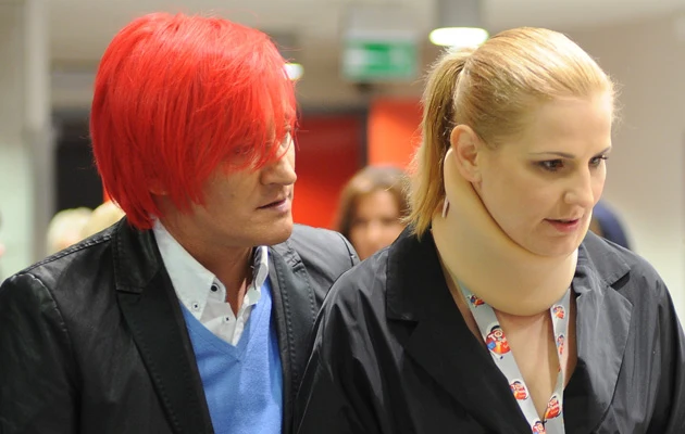 Michał Wiśniewski i Dominika Tajner w kołnierzu ortopedycznym Michał Wiśniewski i Dominika Tajner w kołnierzu ortopedycznym