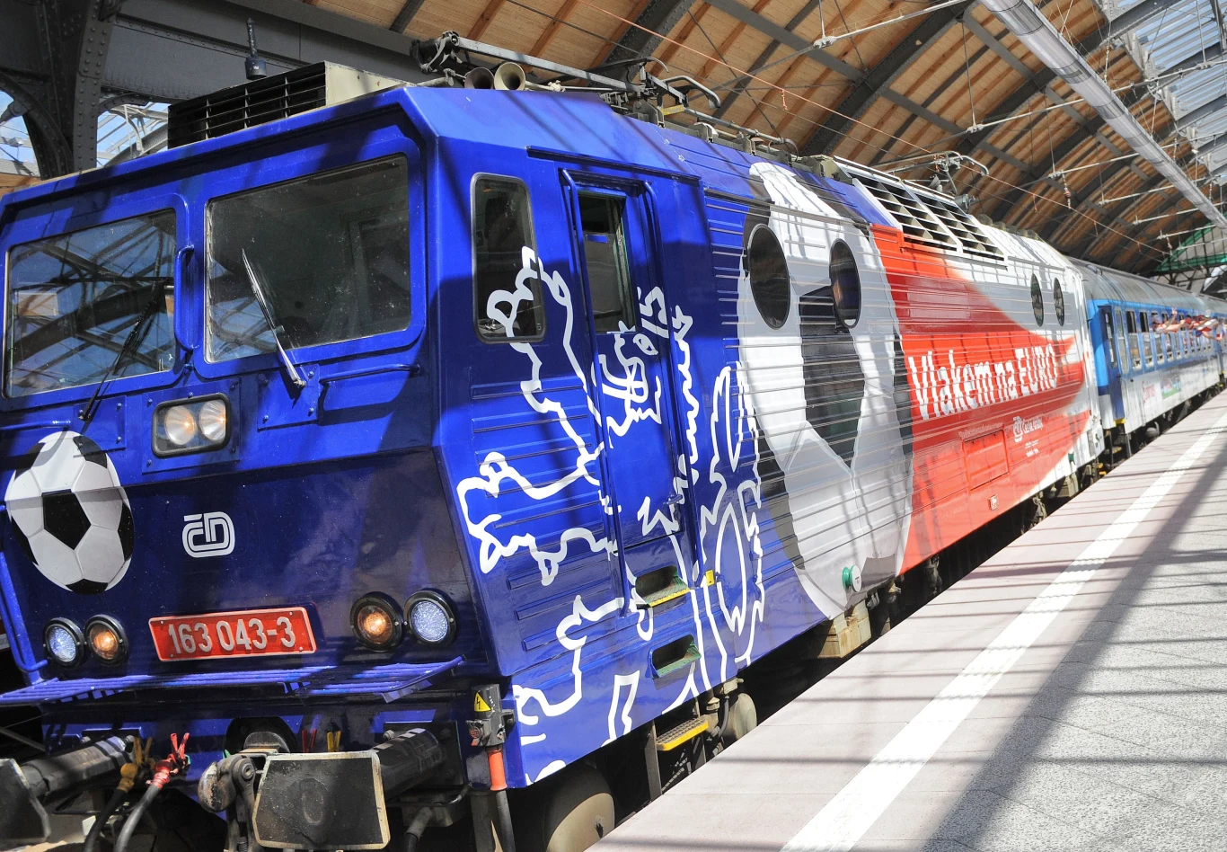 Kibiców z Czech przywiózł do Wrocławia specjalny pociąg