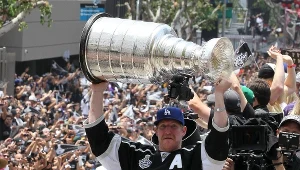 Parada hokeistów Los Angeles Kings z Pucharem Stanleya