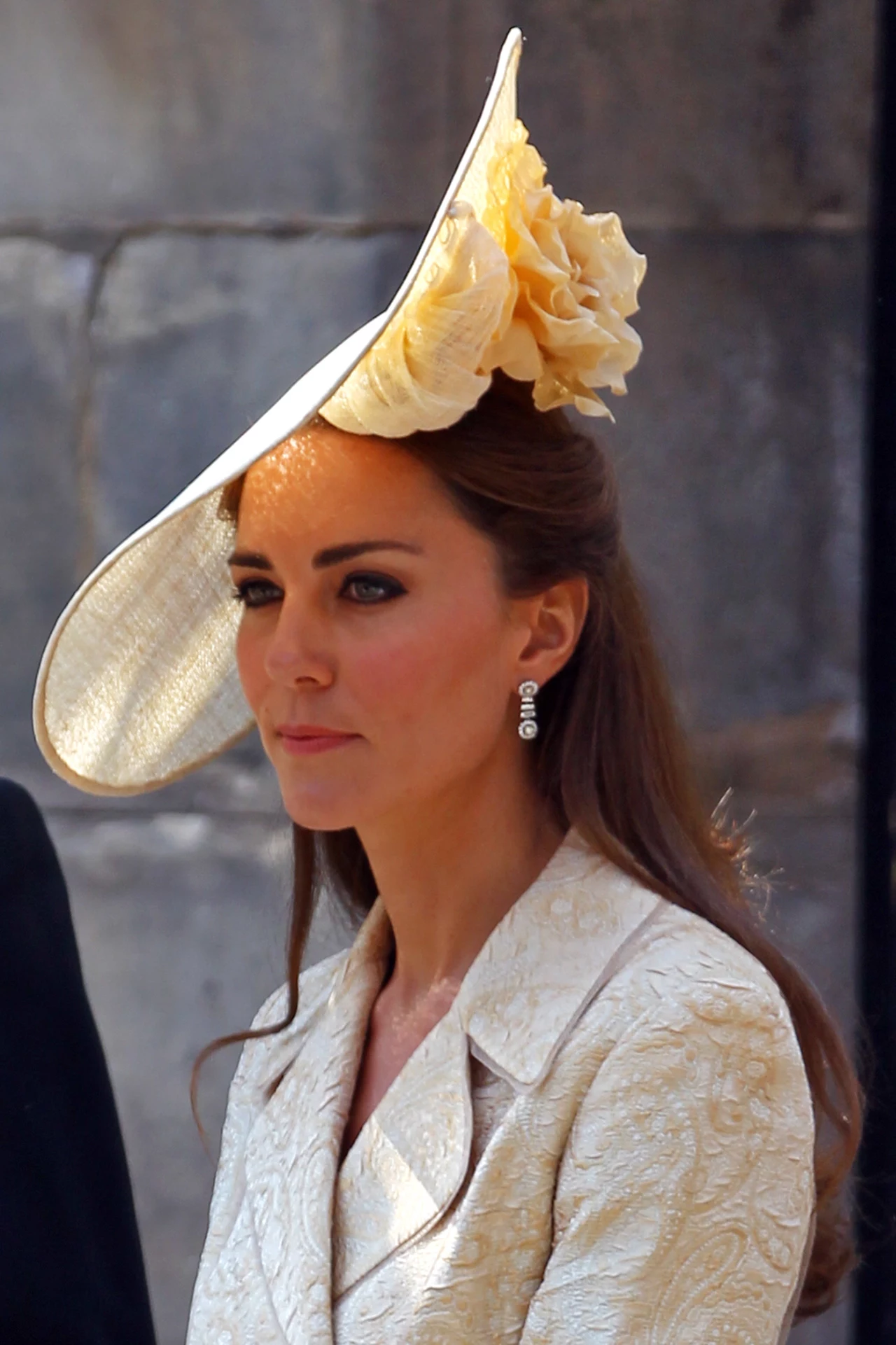 Jak podoba ci w tym kapeluszu księżna Catherine? Jak podoba ci w tym kapeluszu księżna Catherine?