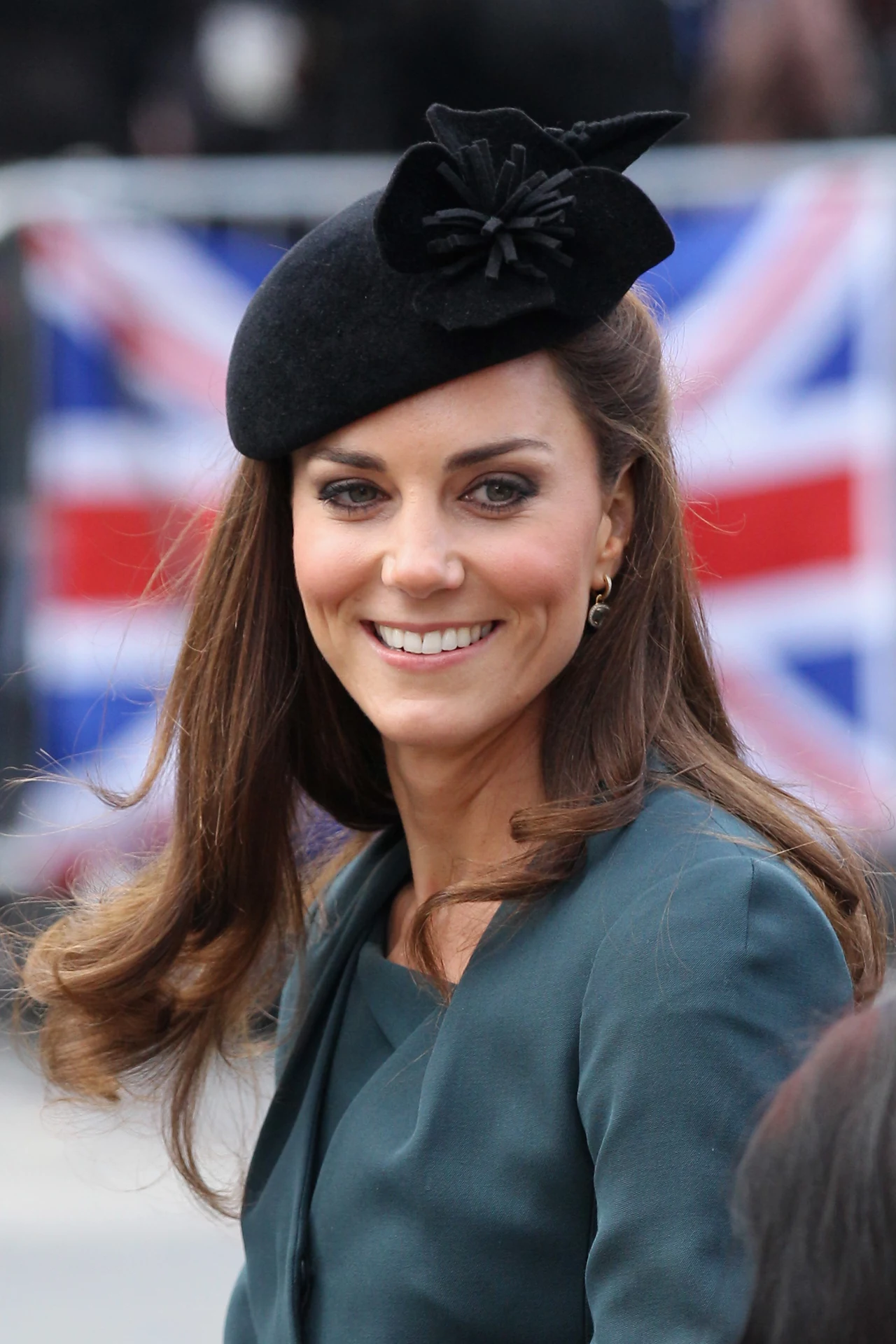 Jak podoba ci w tym kapeluszu księżna Catherine? Jak podoba ci w tym kapeluszu księżna Catherine?
