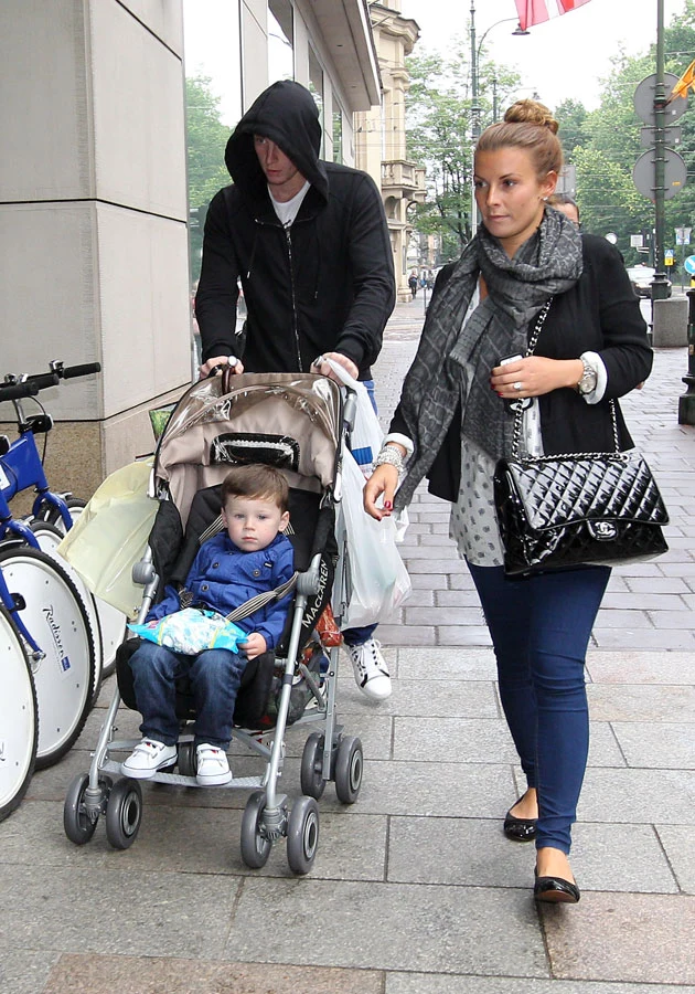 Mimo deszczu Coleen nie rezygnuje z przechadzek po Krakowie Mimo deszczu Coleen nie rezygnuje z przechadzek po Krakowie