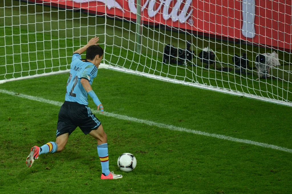 Jesus Navas strzela gola dla Hiszpanów. Jesus Navas strzela gola dla Hiszpanów.