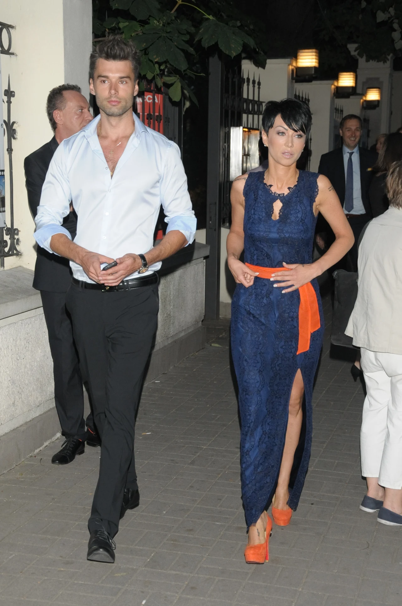 Najlepszego zdania o Paulli nie ma też "ceniony na rynku muzycznym menadżer gwiazd". "Kreuje się na osobę ciężko chorą i nielubianą przez media. Ile w tym prawdy? Wie tylko ona... i powoli gubi się w zeznaniach. Przed laty dramatyzowała w brukowcach z powodu cukrzycy, kilka tygodni temu poleciała do mediów z sensacją, że walczy z jakimś nowotworem, a teraz, by wzbudzić współczucie, opowiada publicznie o jakichś guzkach, które ma w jelitach". Najlepszego zdania o Paulli nie ma też "ceniony na rynku muzycznym menadżer gwiazd". "Kreuje się na osobę ciężko chorą i nielubianą przez media. Ile w tym prawdy? Wie tylko ona... i powoli gubi się w zeznaniach. Przed laty dramatyzowała w brukowcach z powodu cukrzycy, kilka tygodni temu poleciała do mediów z sensacją, że walczy z jakimś nowotworem, a teraz, by wzbudzić współczucie, opowiada publicznie o jakichś guzkach, które ma w jelitach".