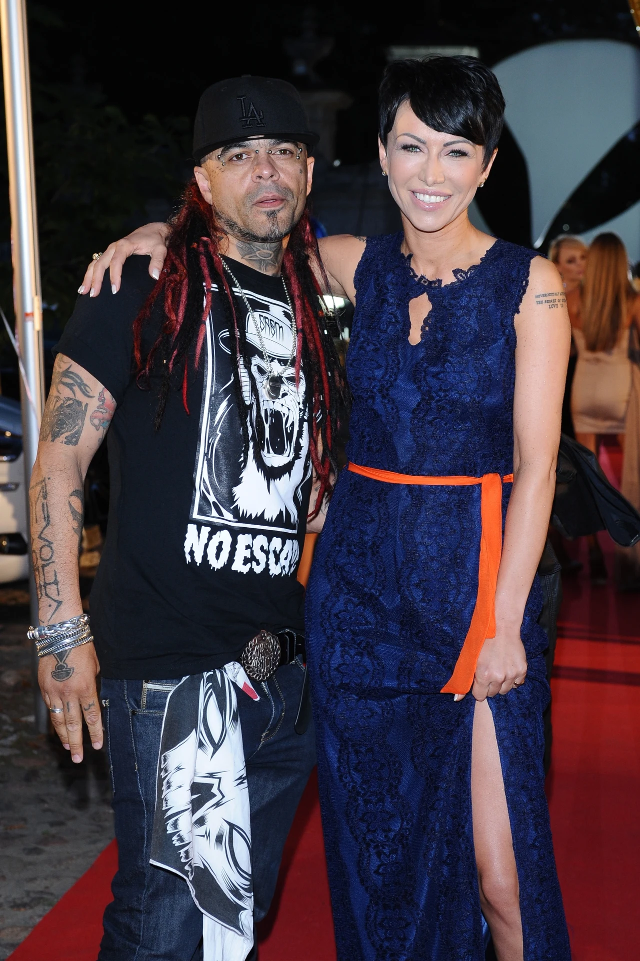 Część osób z bliskiego otoczenia zarzuciła jej nawet, iż udaje chorobę. Jedna z opiekunek czteroletniego syna Paulli, będącego owocem związku ze znanym muzykiem z zespołu Łzy, Adamem Konkolem, zgodziła się anonimowo opowiedzieć, jak wyglądało życie w domu wokalistki. "Podczas mojego kilkutygodniowego zamieszkiwania i pracy w domu pani Paulli na warszawskim Ursynowie ona nie uskarżała się na żadne dolegliwości". Część osób z bliskiego otoczenia zarzuciła jej nawet, iż udaje chorobę. Jedna z opiekunek czteroletniego syna Paulli, będącego owocem związku ze znanym muzykiem z zespołu Łzy, Adamem Konkolem, zgodziła się anonimowo opowiedzieć, jak wyglądało życie w domu wokalistki. "Podczas mojego kilkutygodniowego zamieszkiwania i pracy w domu pani Paulli na warszawskim Ursynowie ona nie uskarżała się na żadne dolegliwości".