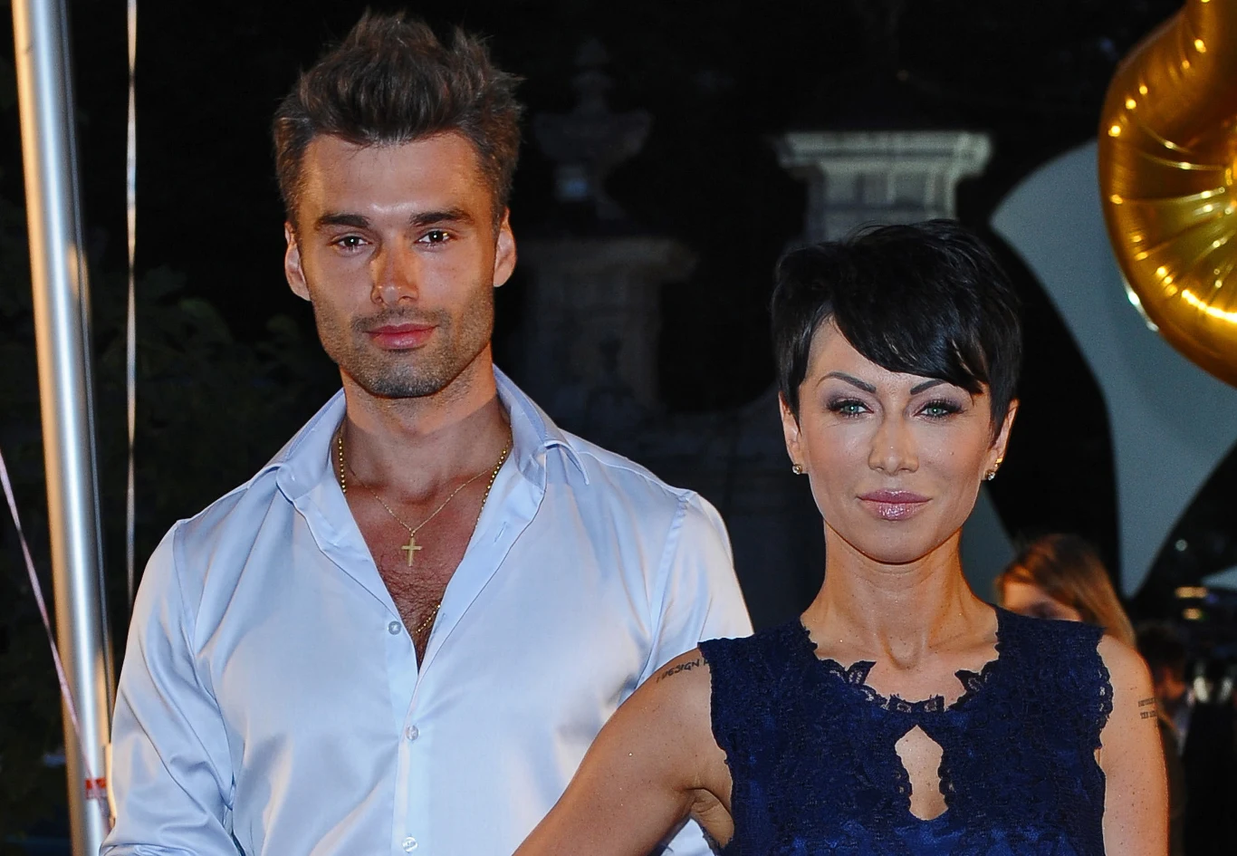 Choć wokalistka czuje się lepiej, nie ukrywa, że nadal zdarzają jej się trudne chwile. "Wciąż noszę ze sobą leki, bo mam czasami ostre ataki bólu - ten ostatni, w centrum handlowym. Na szczęście byłam ze znajomymi, szybko zabrali mnie do domu" [czytaj i oglądaj dalej].