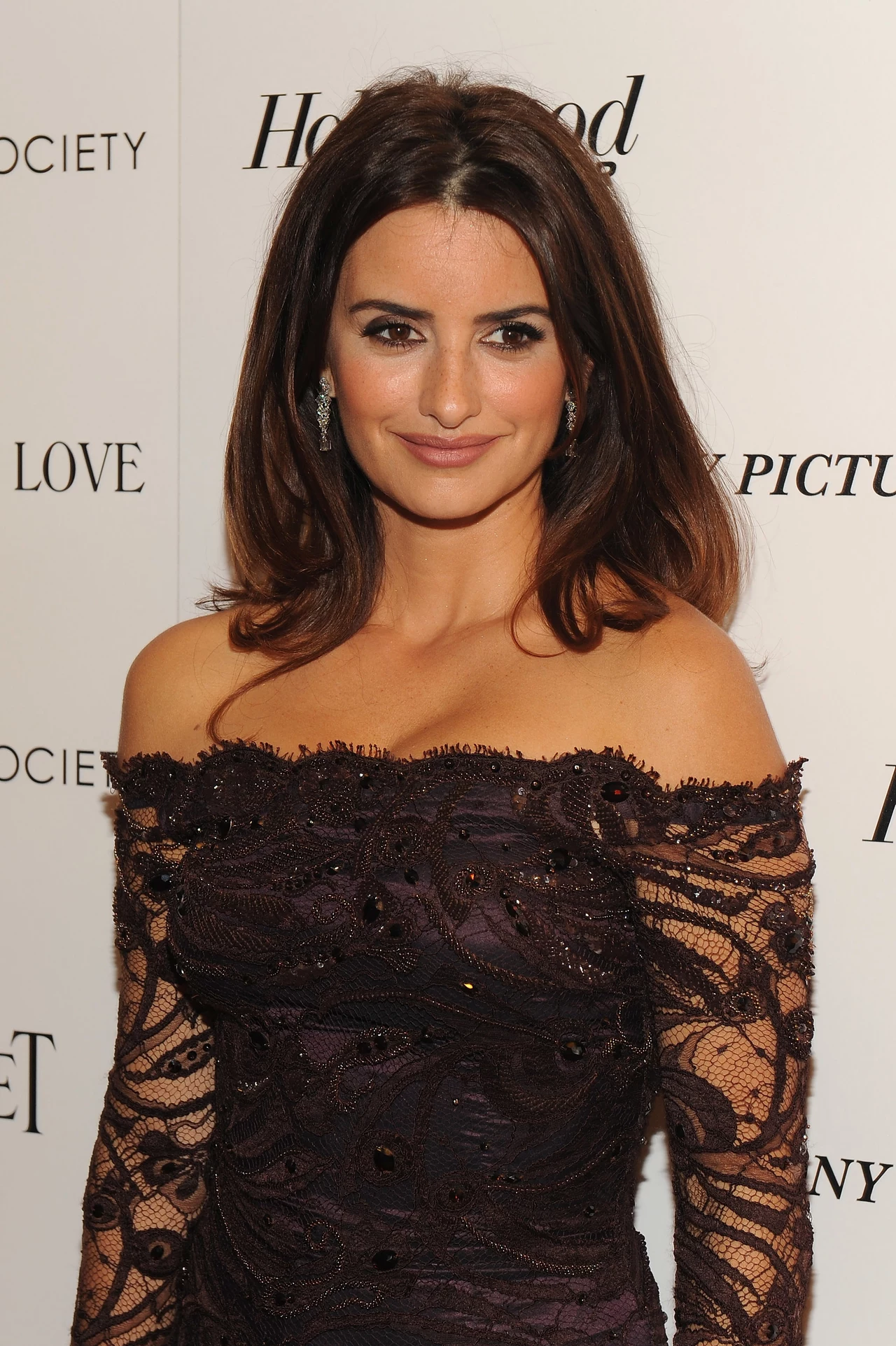 Penelope Cruz w koronkowej sukience projektu Emilio Pucci Penelope Cruz w koronkowej sukience projektu Emilio Pucci