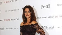 Penelope Cruz w koronkowej sukience projektu Emilio Pucci