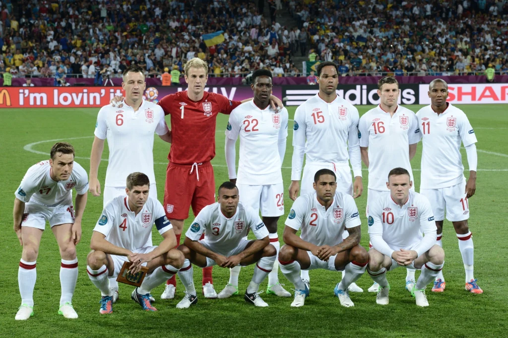 W ostanim ćwierćfinałowym meczu Euro Włosi pokonali w rzutach karnych Anglików i awansowali do półfinału, w którym zagrają z Niemcami. W ostanim ćwierćfinałowym meczu Euro Włosi pokonali w rzutach karnych Anglików i awansowali do półfinału, w którym zagrają z Niemcami.