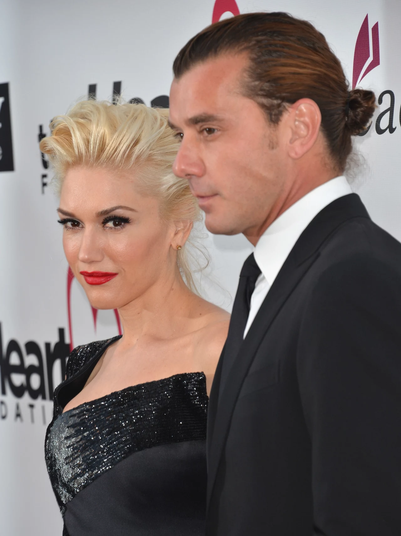 Gavin Rossdale do 2002 roku był gitarzystą i wokalistą brytyjskiej rockowej grupy Bush, od 2002 w grupie Institute Gavin Rossdale do 2002 roku był gitarzystą i wokalistą brytyjskiej rockowej grupy Bush, od 2002 w grupie Institute